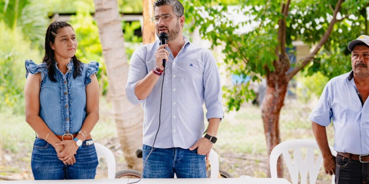 Daniel Cortina continúa recorriendo comunidades; ahora visitó Tronconal junto a Martha Zárate