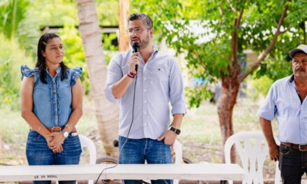 Daniel Cortina continúa recorriendo comunidades; ahora visitó Tronconal junto a Martha Zárate