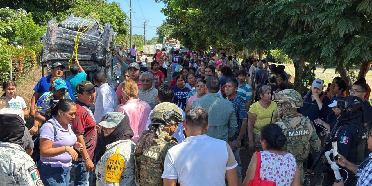 Ayuntamiento de Tuxpan entregó importantes apoyos en Frijolillo, Chomotla y Colonia Chijolar