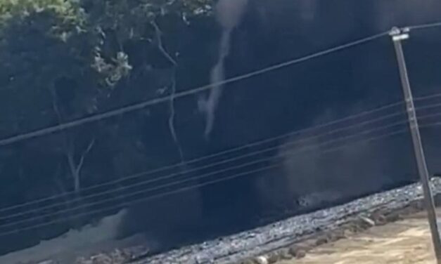 ¡Alarma en Chinampa de Gorostiza! Fuga de aceite de PEMEX obliga a evacuar escuelas