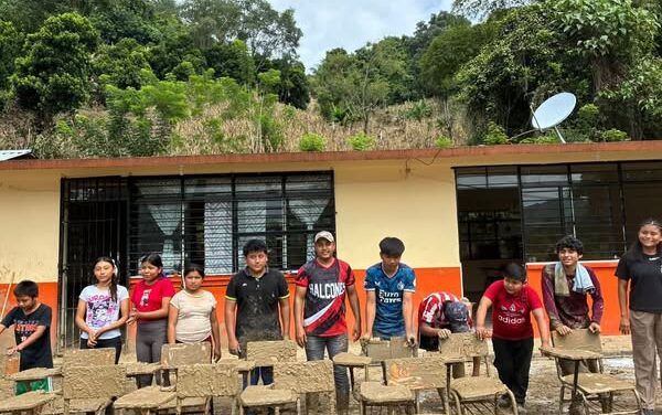 Clases bajo el lodo: Coxquihui, olvidado en la suspensión de clases