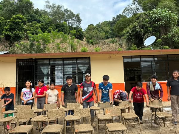 Clases bajo el lodo: Coxquihui, olvidado en la suspensión de clases