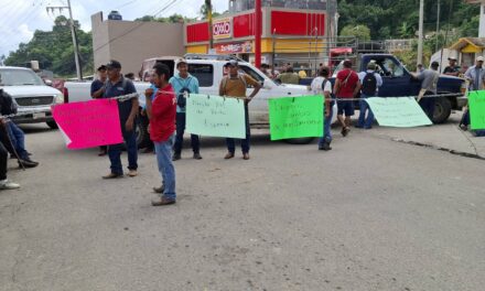 Bloqueo en Chicontepec: Exigen a CFE la instalación de transformadores