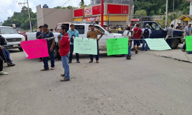 Bloqueo en Chicontepec: Exigen a CFE la instalación de transformadores