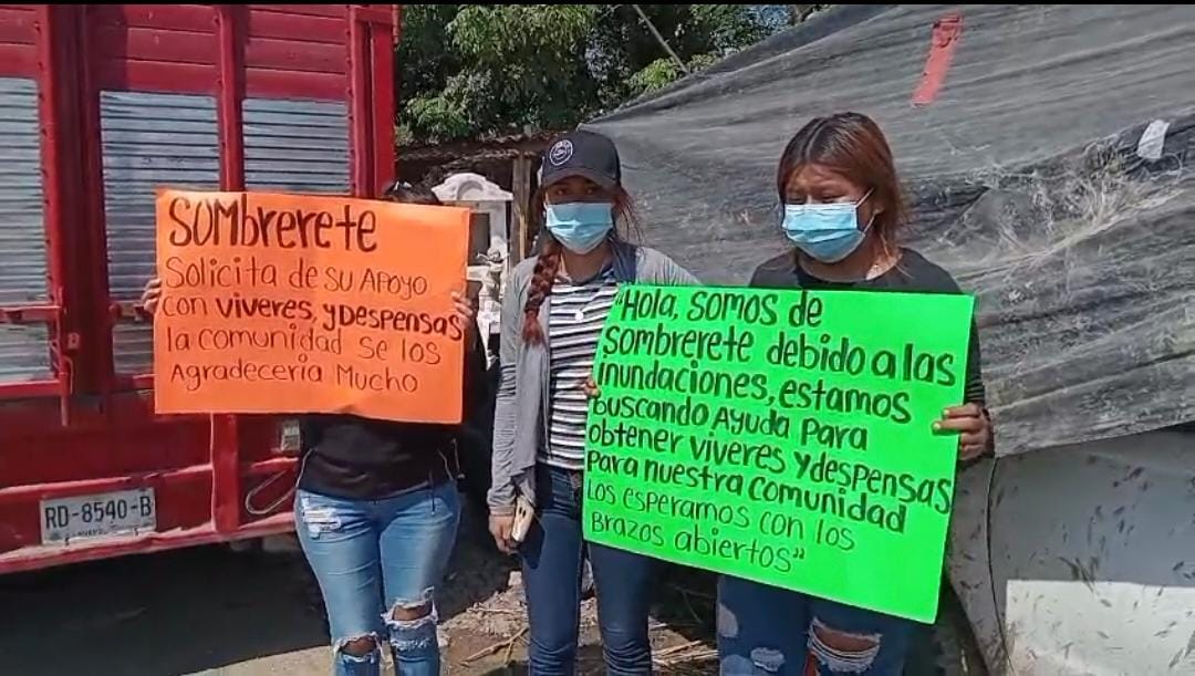 Habitantes de Sombrerete bloquean vía de comunicación: Exigen ayuda y víveres para su localidad