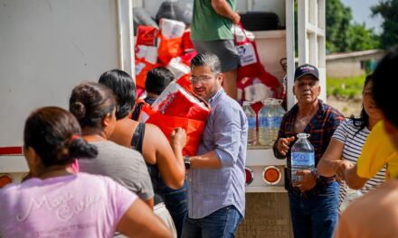 Daniel Cortina continúa trabajando con convicción y responsabilidad por las familias tuxpeñas
