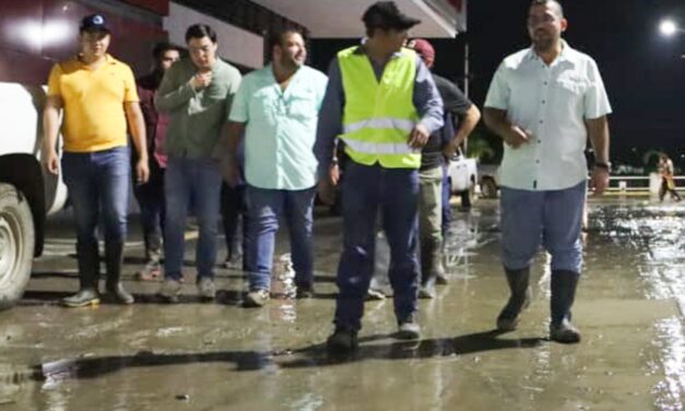 Ayuntamiento pone en marcha la limpieza y saneamiento del bulevar y calles de la zona centro, para una inmediata recuperación.