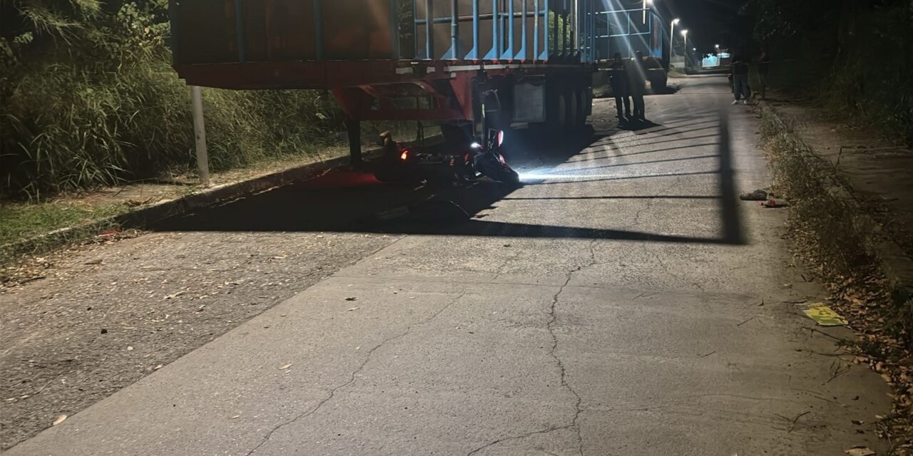 Pánuco: Motociclista pierde la vida al chocar contra una Jaula cañera estacionada
