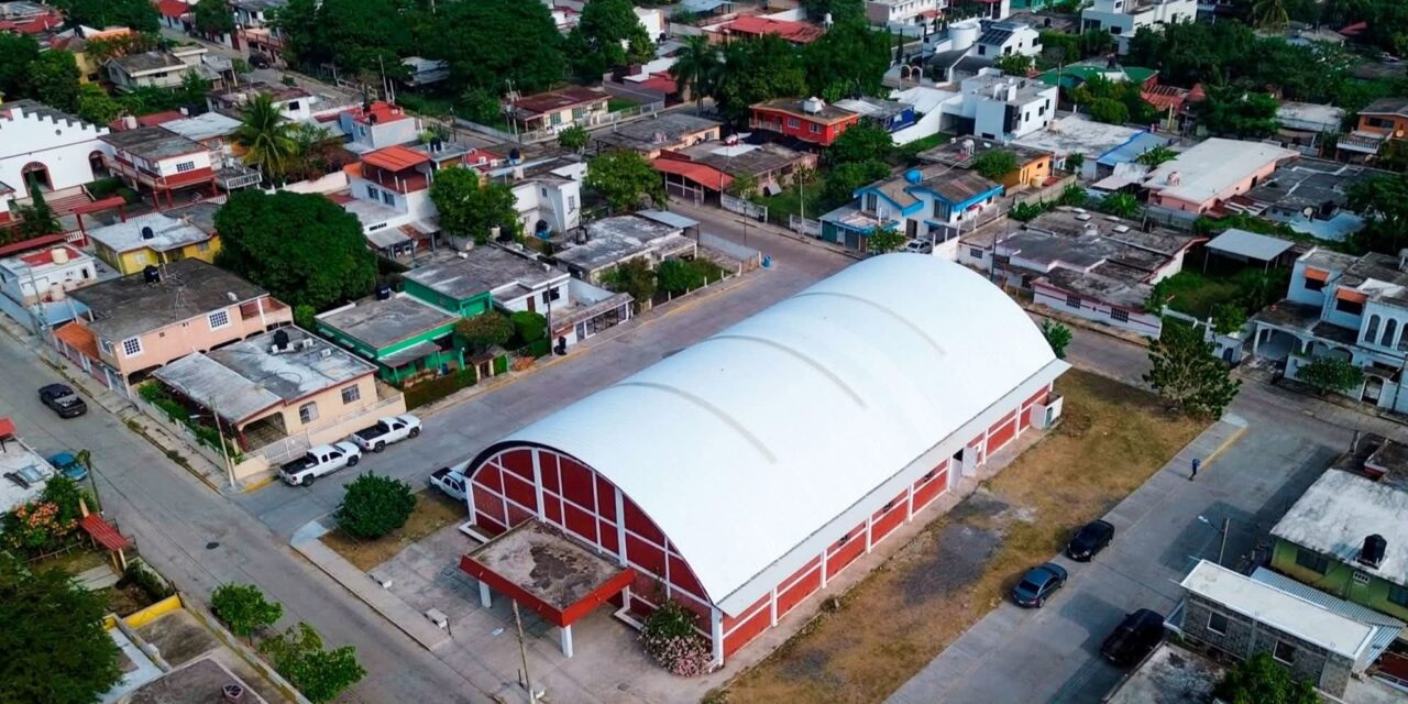 Naranjos: Inauguran rehabilitación del auditorio de la colonia Tamaulipas
