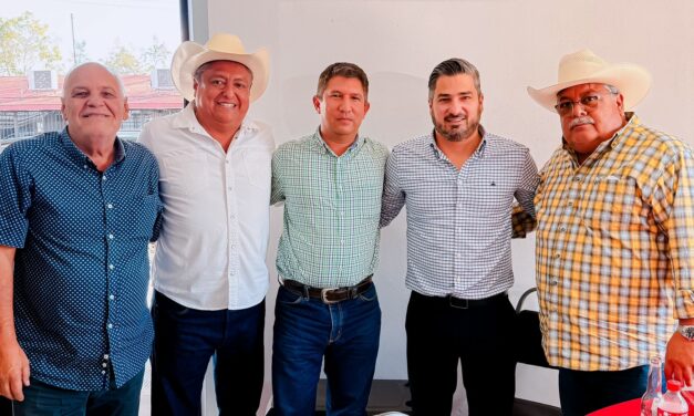 Daniel Cortina respalda al gremio ganadero en la inauguración del salón “Jagüey” y anuncia apoyo con maquinaria