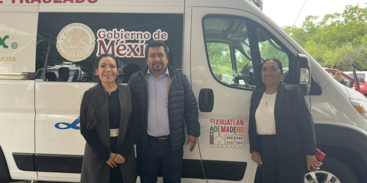 Ixhuatlán de Madero recibe ambulancia equipada donada por Pemex 