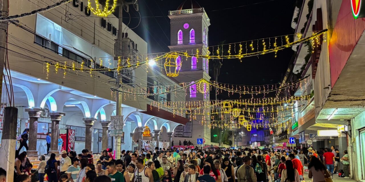 Esta noche, Tuxpan dio vida y luz a una de las más bellas tradiciones de todo México: El Día del Niño Perdido