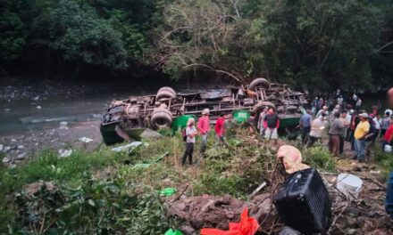 9 adultos y 1 menor fallecidos tras trágico accidente en Zontecomatlán