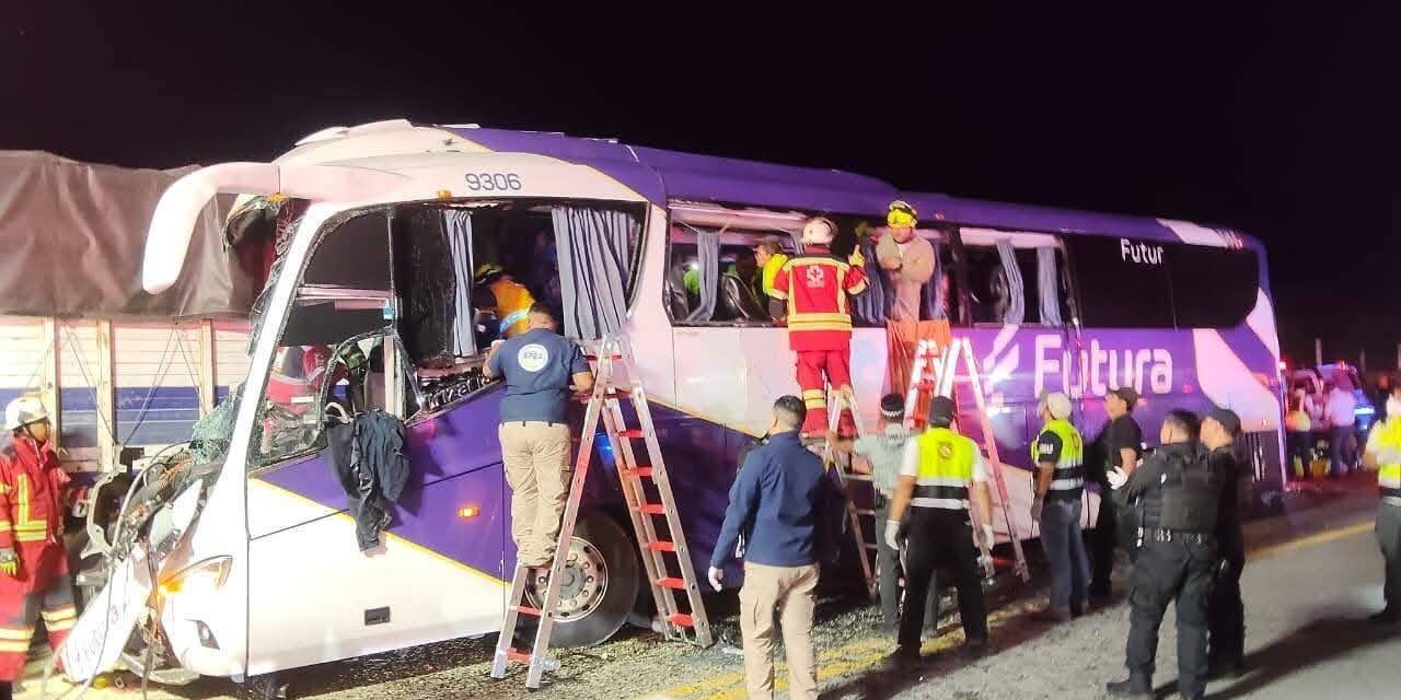 Autobús con destino a Poza Rica colisionó en la Victoria–Monterrey