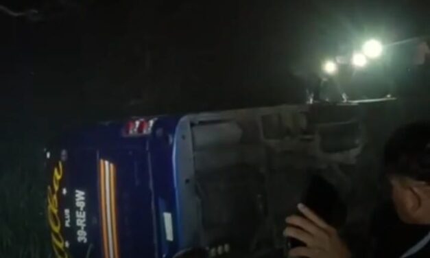 Vuelca autobús  sobre la carretera Pánuco–Tempoal