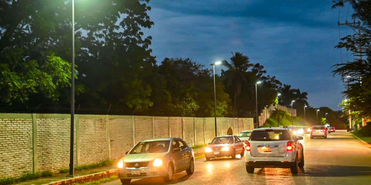 La carretera Tuxpan-Tampico ya cuenta con alumbrado público de luminarias solares
