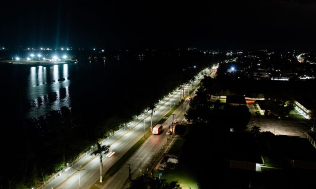 Daniel Cortina ilumina Tuxpan: Reactiva más de 400 luminarias en el bulevar de Tuxpan