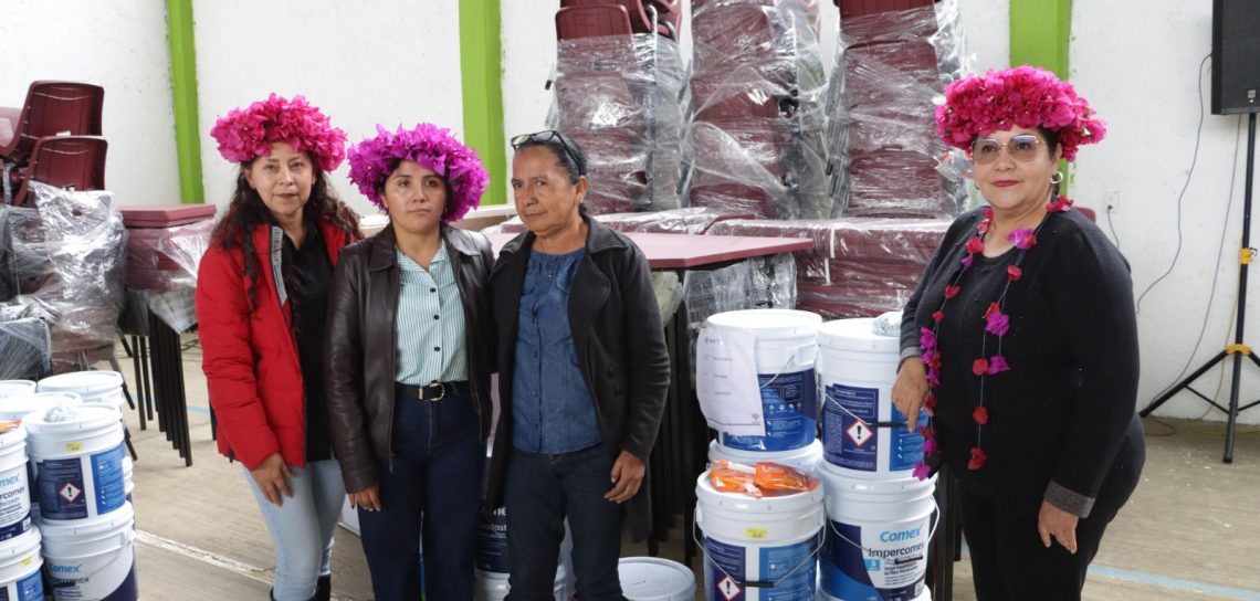 Entrega SEV mobiliario y pintura a escuelas de la zona norte y centro