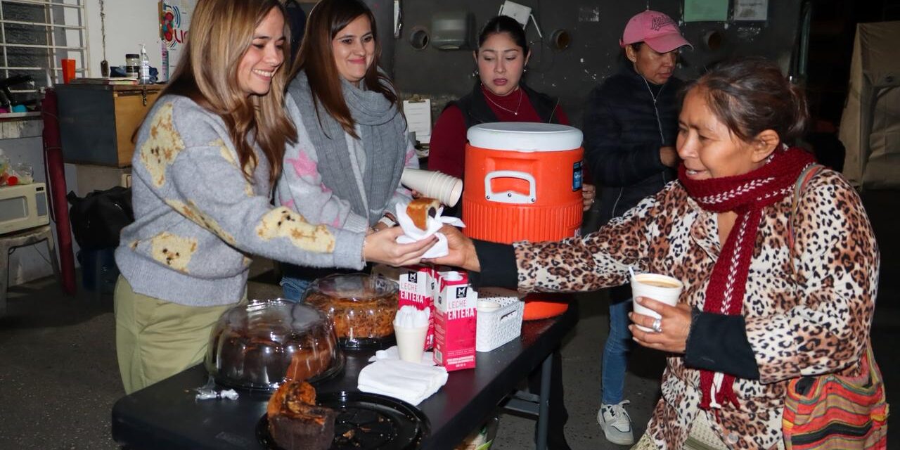 Gobierno y DIF Tuxpan brindan apoyo a familias de pacientes ante las bajas temperaturas