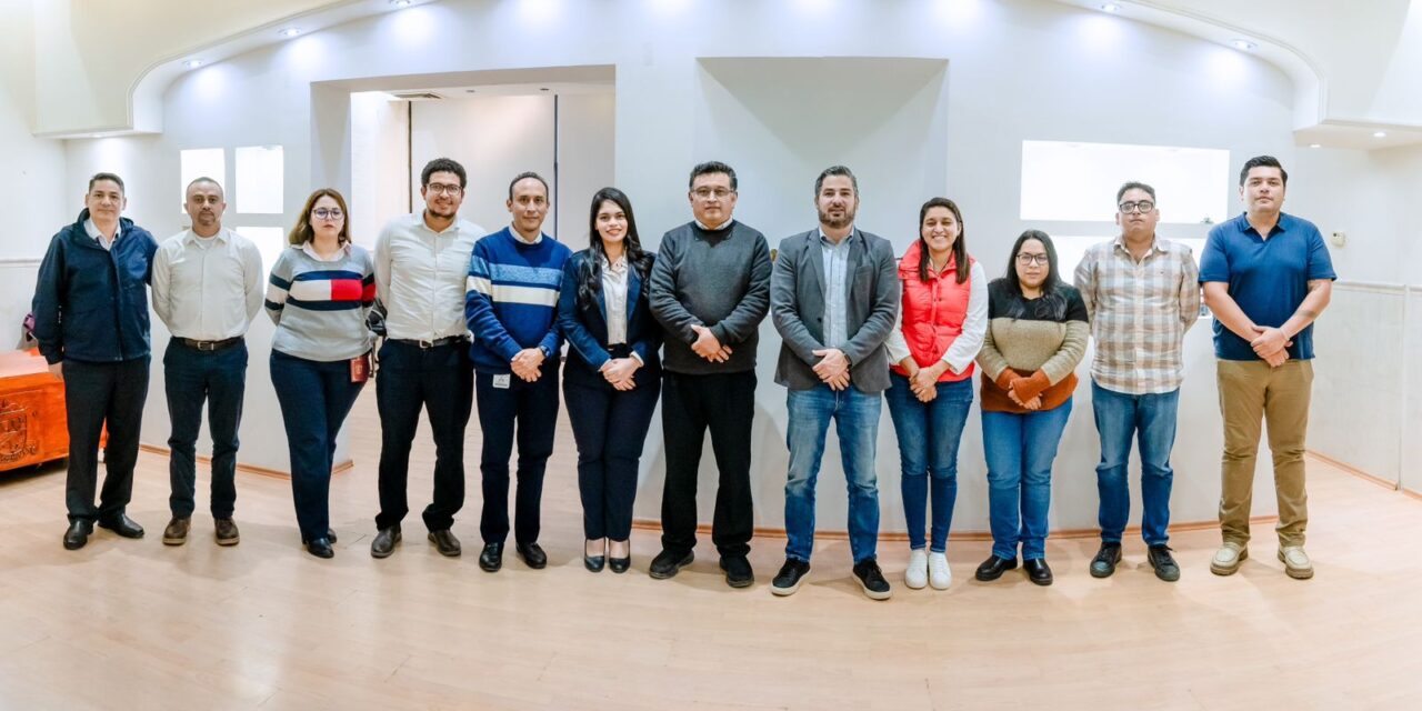 Puertas abiertas a la ciudadanía y coordinación con la CFE para llevar luz a Tuxpan