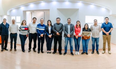 Puertas abiertas a la ciudadanía y coordinación con la CFE para llevar luz a Tuxpan