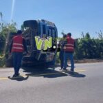PLATÓN SÁNCHEZ VUELCA CAMIONETA CARGADA CON ALIMENTO EN LA VÍA MÉXICO-TAMPICO