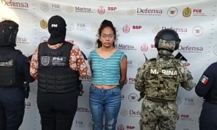 Capturan a presunta ladrona de teléfonos celulares en Papantla