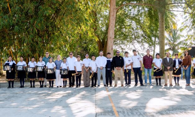 Ayuntamiento de Tuxpan fortalece la formación juvenil con entrega de instrumentos de Banda de Guerra