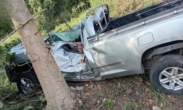 Trágico accidente en la carretera Naranjos–Chontla deja dos personas sin vida