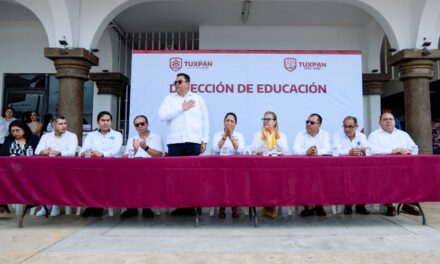 Realiza Ayuntamiento de Tuxpan Expo Profesiográfica para orientar a estudiantes sobre su futuro académico