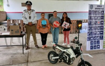 Fomentan cultura vial en Ixhuatlán de Madero: imparten taller de seguridad a jóvenes del COBAEV 10