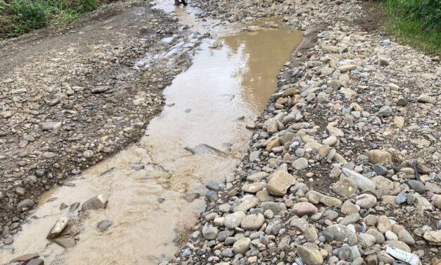 Comunidades denuncian abandono de caminos tras desalojo en la Tuxpan–Tampico