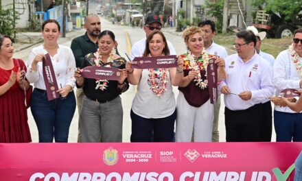 Gobierno del Estado entrega la carretera  Papantla–Espinal