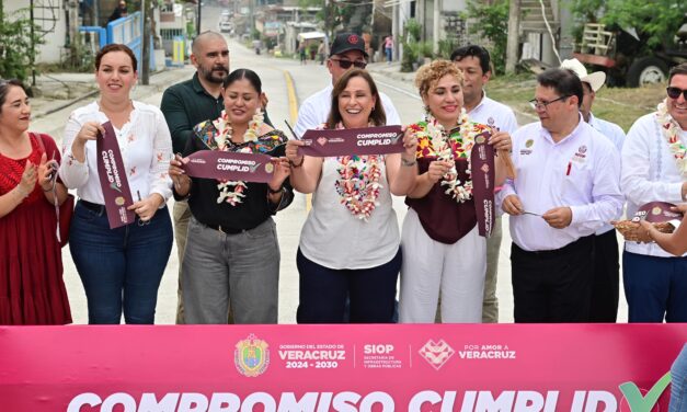 Gobierno del Estado entrega la carretera  Papantla–Espinal