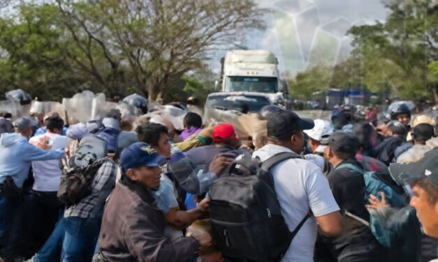 Desalojo con gas lacrimógeno libera la Tuxpan–Tampico en Potrero del Llano tras 48 horas de bloqueo