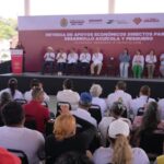 Entregan apoyos de 4 mil pesos a pescadores veracruzanos