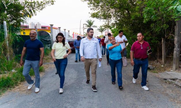 Tuxpan: Avanzan trabajos de iluminación en el parque de La Mata