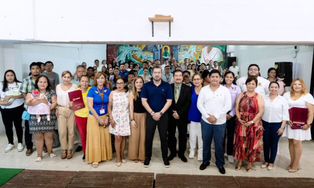 Entrega de actas fortalece el derecho a la identidad de 40 niñas y niños tuxpeños con el programa “Registro Oportuno de Nacimiento 2026”