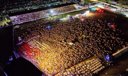 Casi 20 mil asistentes marcan histórico arranque del Carnaval Tuxpan 2026