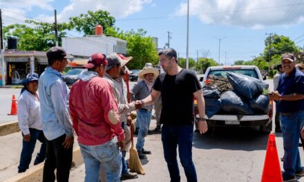 Más de 100 toneladas de residuos y lodo retirados en limpieza de camellones de Av. Cuauhtémoc