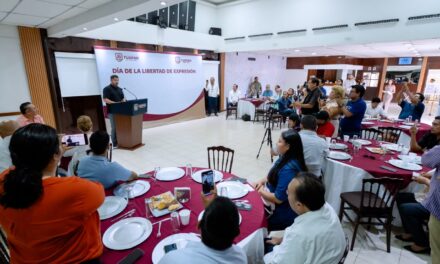 Reconocen en Tuxpan la labor de comunicadoras y comunicadores por el Día de la Libertad de Expresión