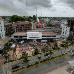 Abanderan a 29 escoltas de escuelas de Tuxpan en ceremonia cívica encabezada por Daniel Cortina