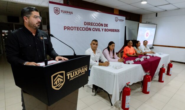 Capacitan a autoridades comunitarias de Tuxpan para fortalecer la prevención y respuesta ante emergencias
