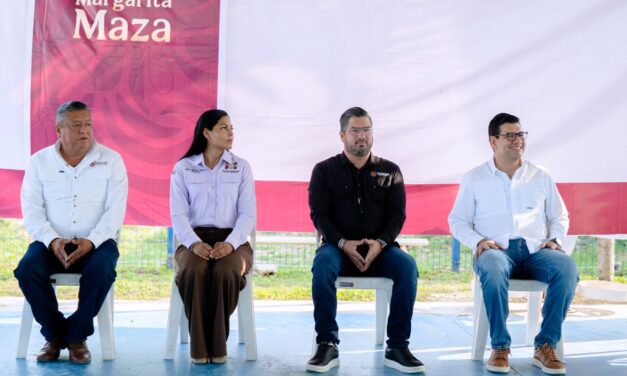 Entrega de 329 tarjetas de la Beca Universal Rita Cetina fortalece la educación de estudiantes tuxpeños