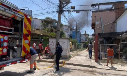 POZA RICA: INCENDIO DEVORA DEPARTAMENTO EN EL FRACCIONAMIENTO GAVIOTAS
