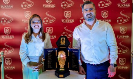 Una de las réplicas oficiales de la máxima Copa del fútbol en el mundo estuvo en Tuxpan
