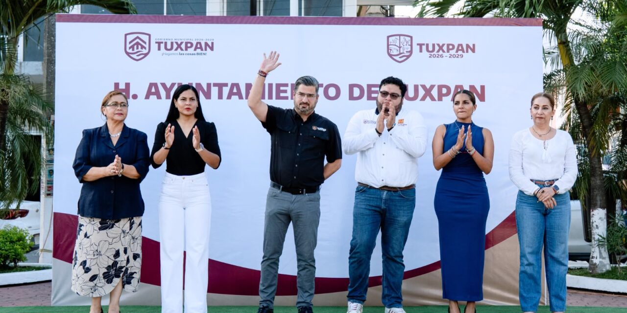 Ayuntamiento de Tuxpan entrega equipo nuevo a Obras Públicas y Servicios Públicos Municipales