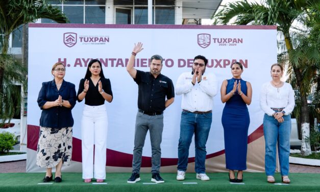 Ayuntamiento de Tuxpan entrega equipo nuevo a Obras Públicas y Servicios Públicos Municipales