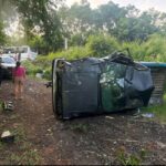 Dos lesionados, uno de gravedad, tras volcadura en la carretera Cazones–La Barra