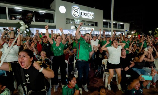 Gobierno Municipal devuelve la vida a la Plaza Cívica con transmisiones de la Selección Mexicana